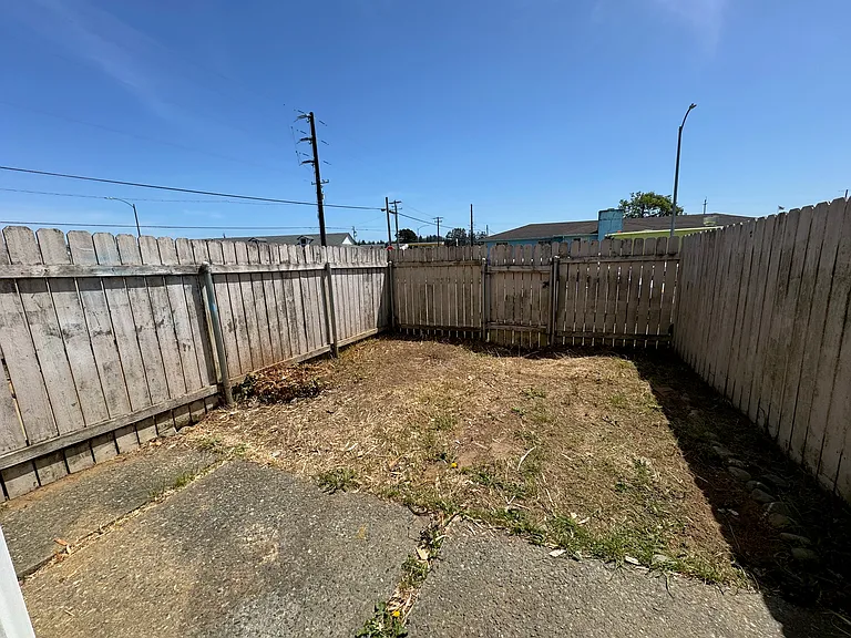 303 E Harding Ave #C — Photo 6