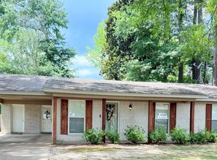 828 Windsor Rd, Grenada, MS 38901