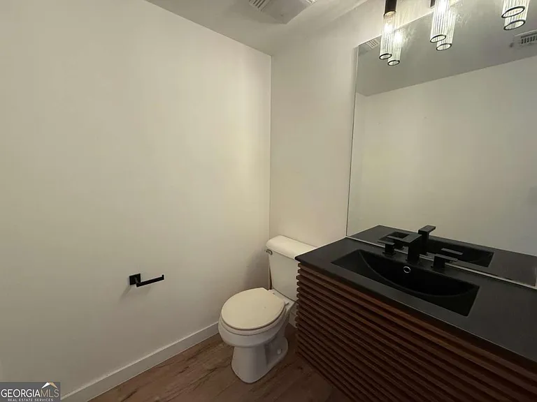 1100 Pineland Ave #7G — Photo 10