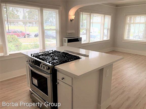 5th image of 920 N Park Cir #8971654
