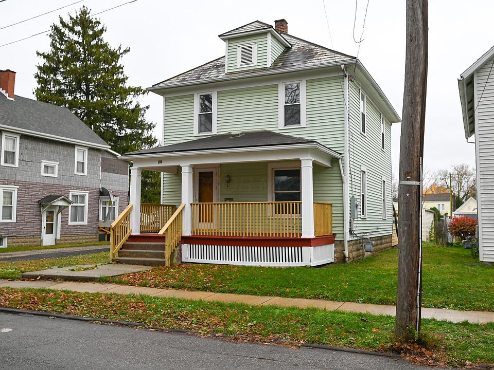 1st image of 209 Wallace St