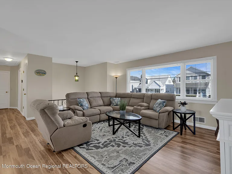 415 15th Ave — Photo 8