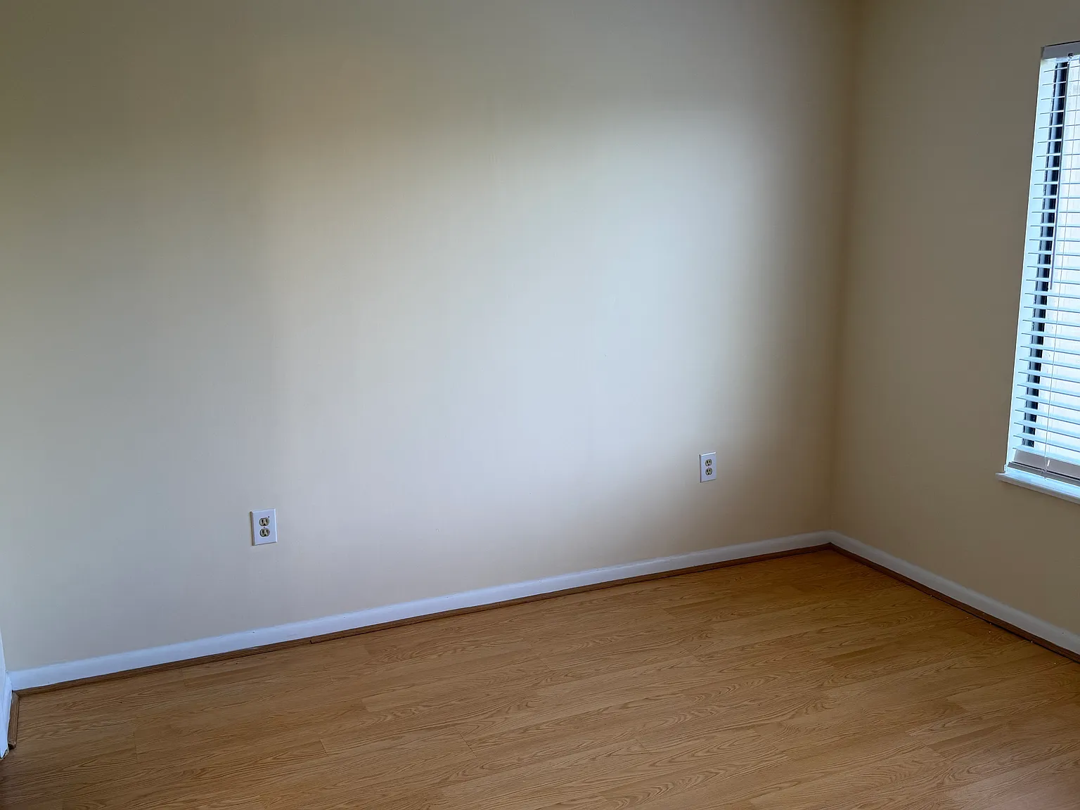 2 bed, 700 sqft, $1,400 — Photo 3