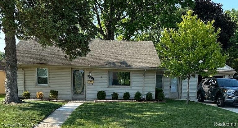 1st image of 30212 Beechwood St