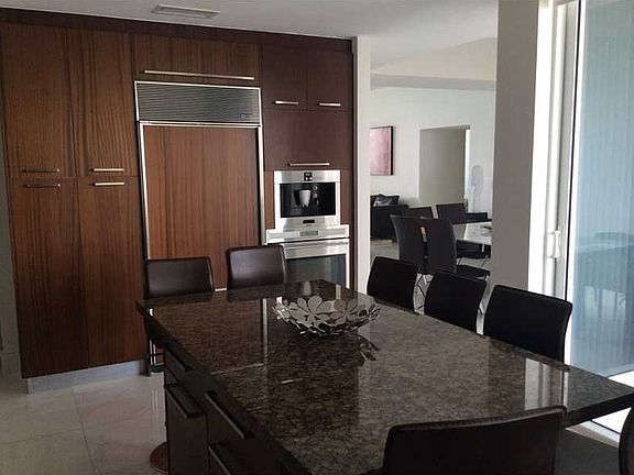 5th image of 15901 Collins Ave APT 1006