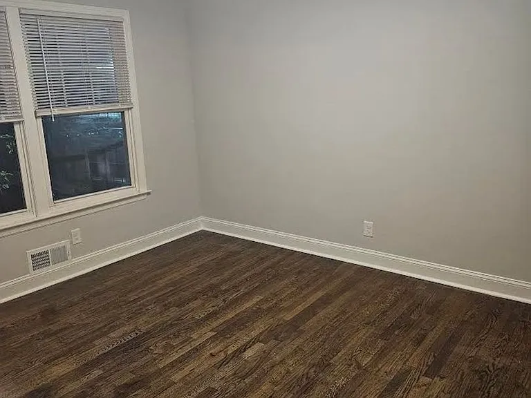 Jefferson Apartments — Photo 17
