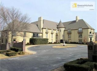 7223 Mission Rd APT 112, Prairie Village, KS 66208