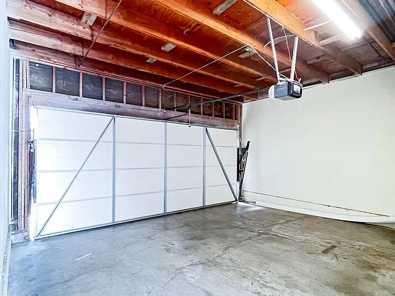 9939 Topanga Canyon Blvd — Photo 31