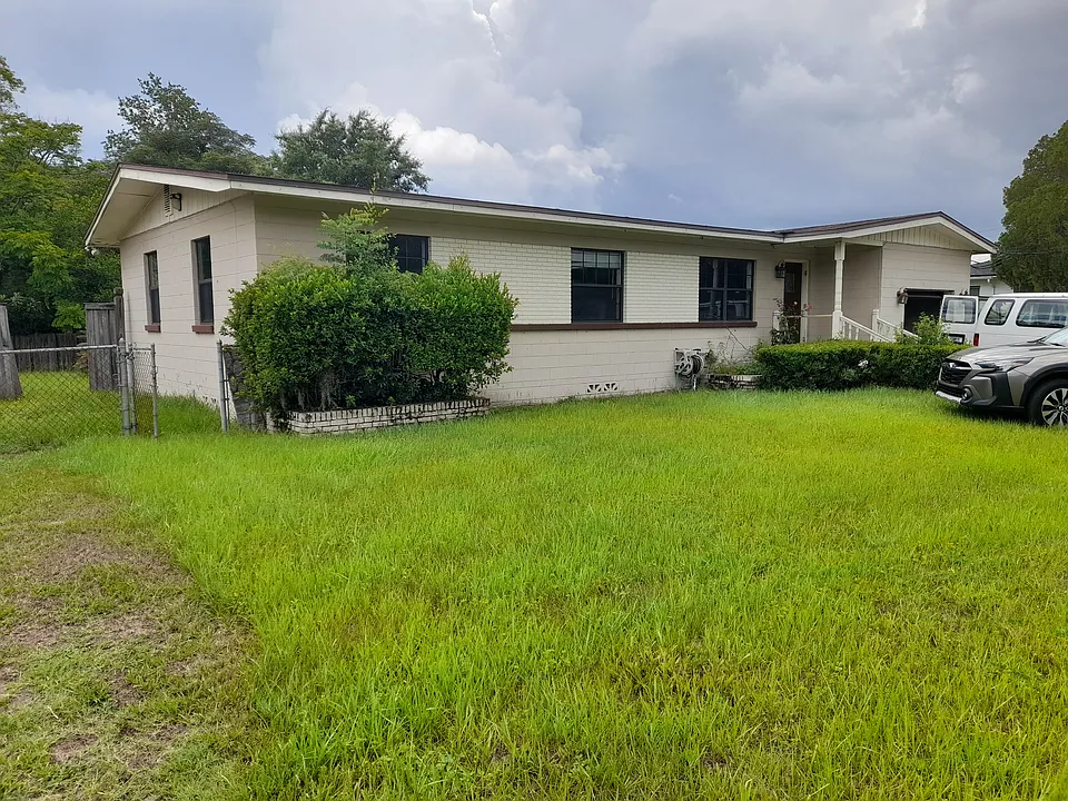 6934 Cartier Cir