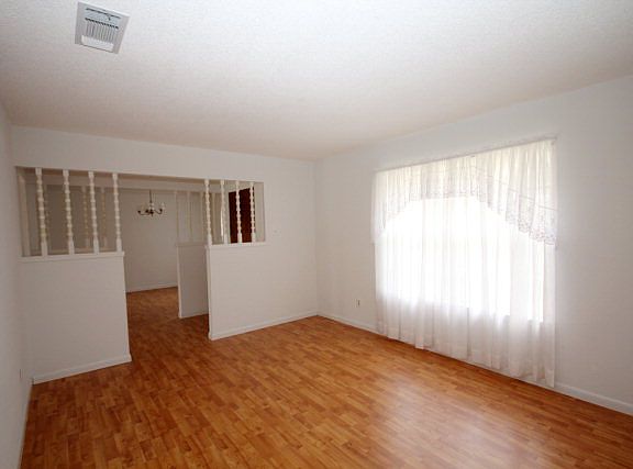 3rd image of 204 Loma Vista Dr