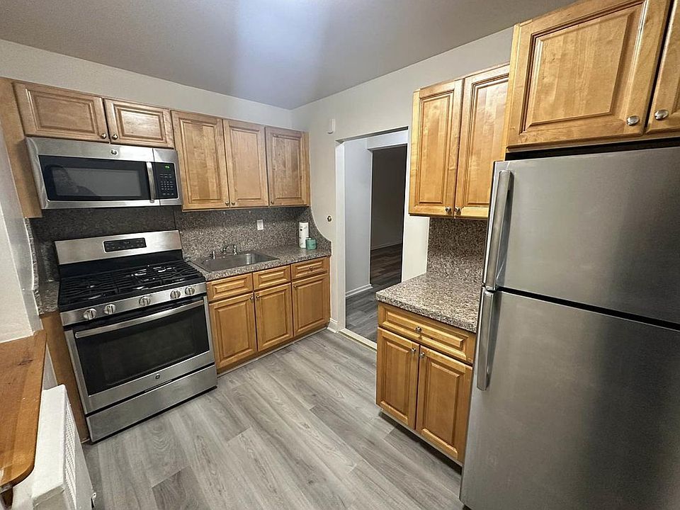 1st image of 475 Howard Ave #2D