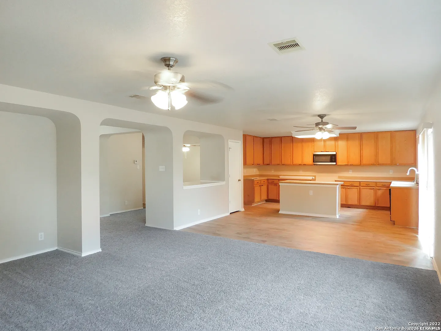 4 bed, 2.5 bath, 3318 sqft, $2,195 — Photo 3