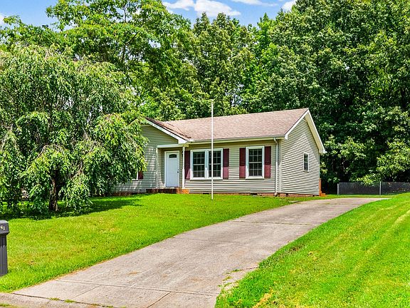 4th image of 541 Donna Dr
