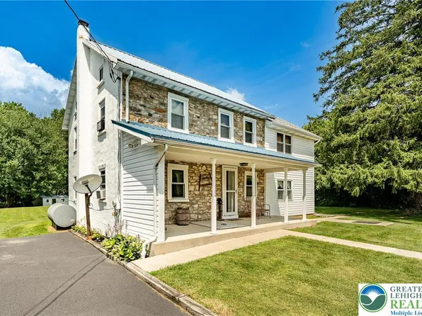 867 Huffs Church Rd, Alburtis, PA 18011