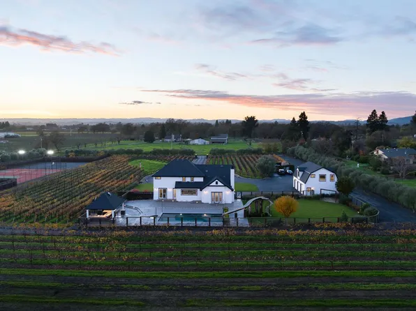 1626 Abramson Road, Santa Rosa, CA 95401