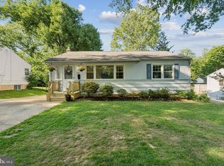 1014 Gilbert Rd, Rockville, MD 20851