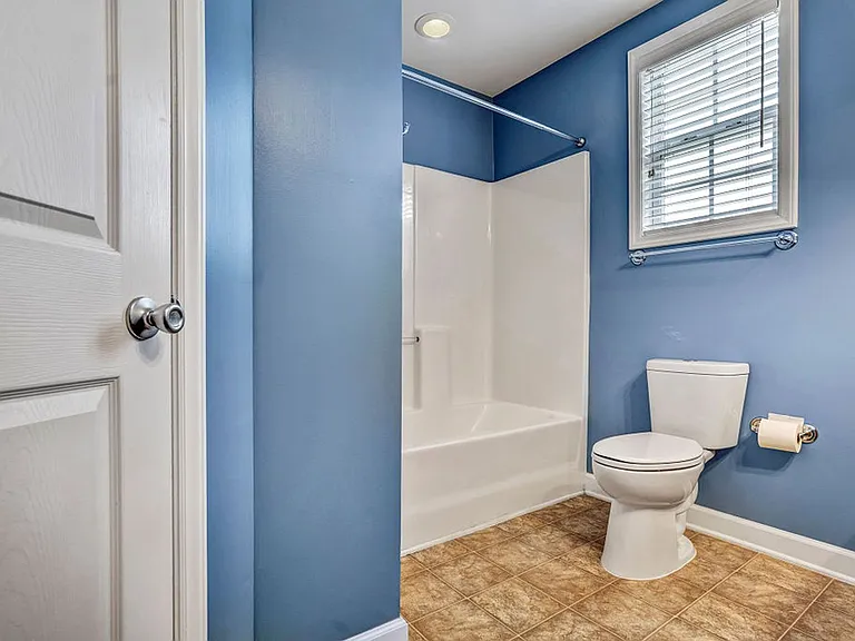 606 Center St — Photo 29