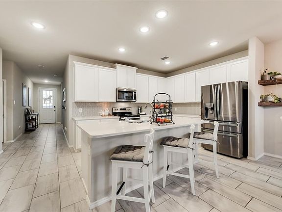5th image of 3006 Montrose Ct