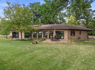 2035 Shawnee Ln, Oshkosh, WI 54901