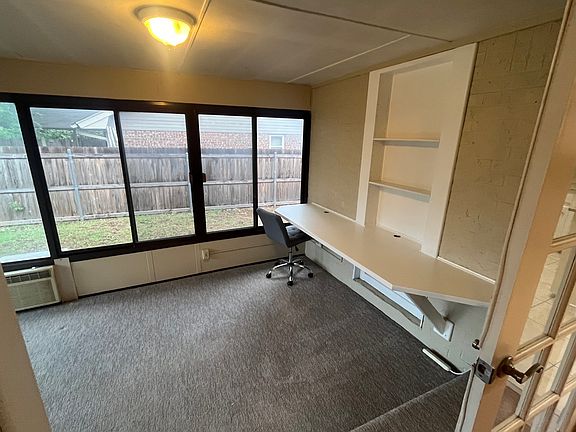 4th image of 525 Old English Rd