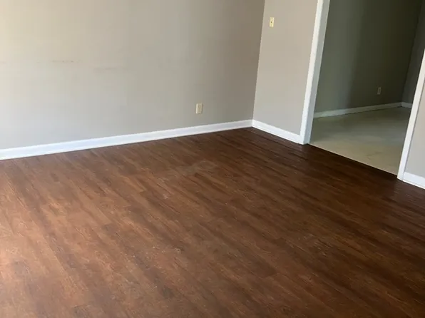 415 Central Ave #B, Muscle Shoals, AL 35661