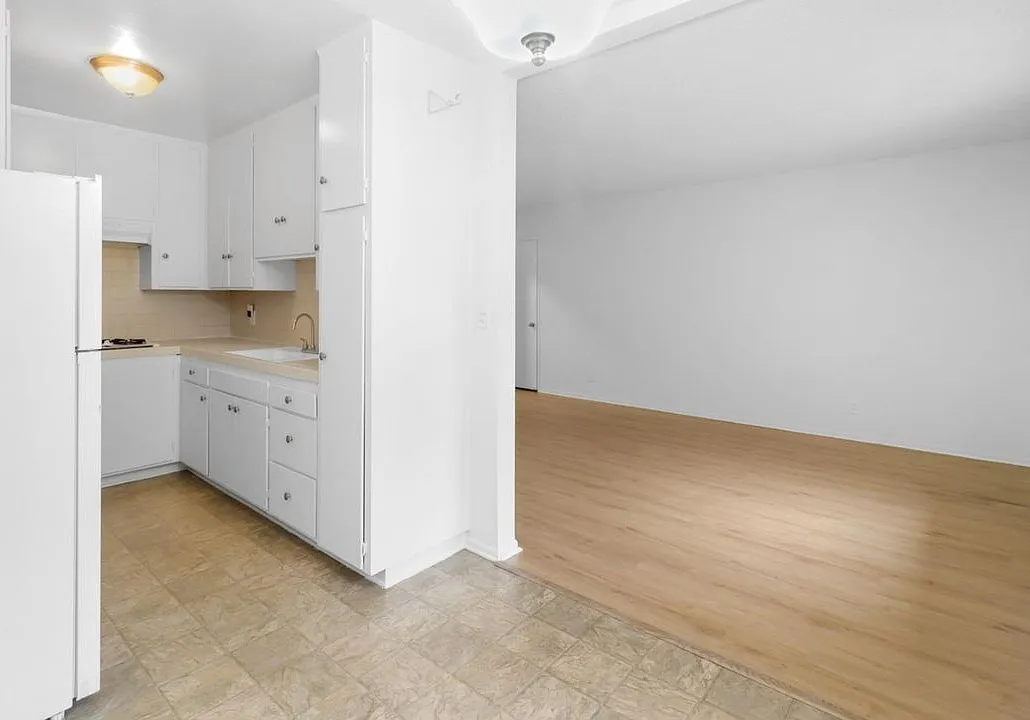 2 bed, 1.0 bath, $2,450 — Photo 4