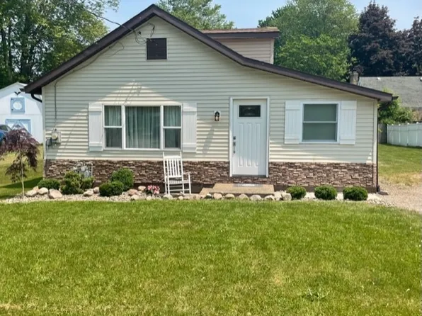 6913 Hamilton Dr, Derby, NY 14047
