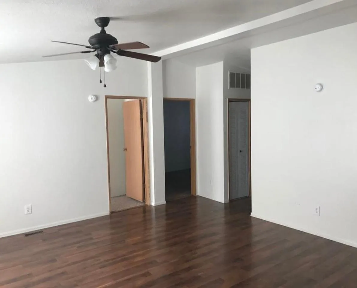 3 bed, 1120 sqft, $1,705 — Photo 2