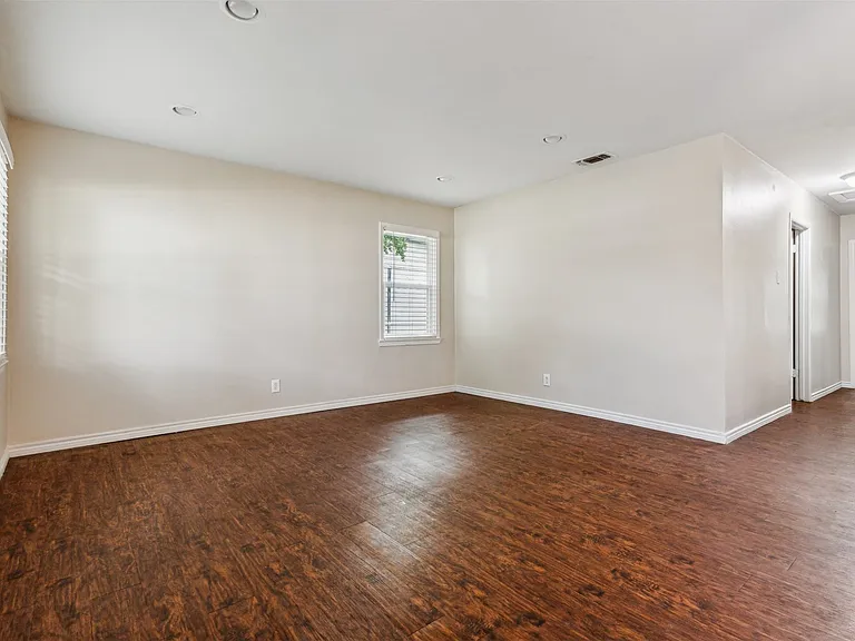 5805 Tracyne Dr — Photo 14