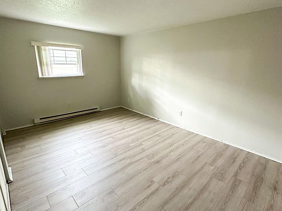 4th image of 830 Western Ave #108