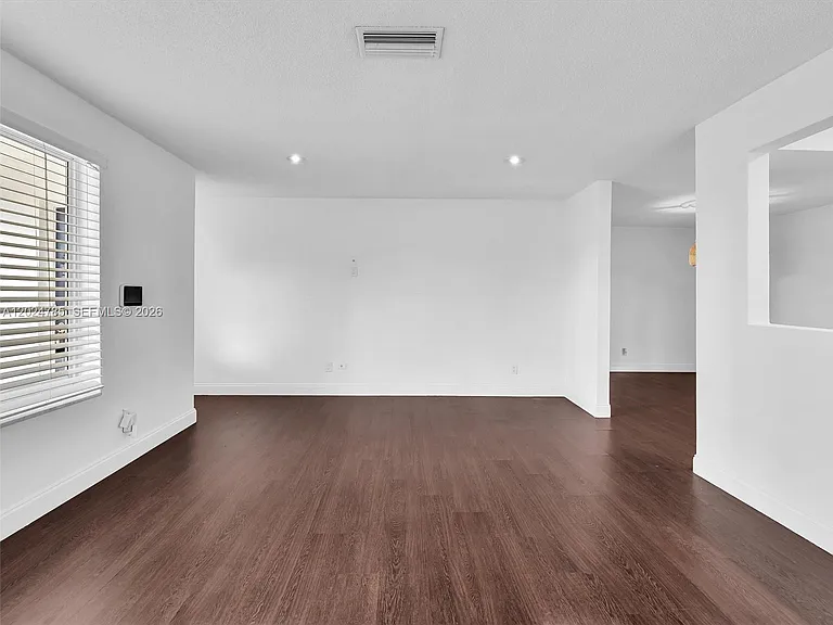 4500 SW 42nd Ter — Photo 12