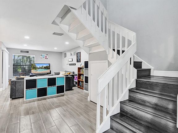 3rd image of 2255 NW 45th Avenue