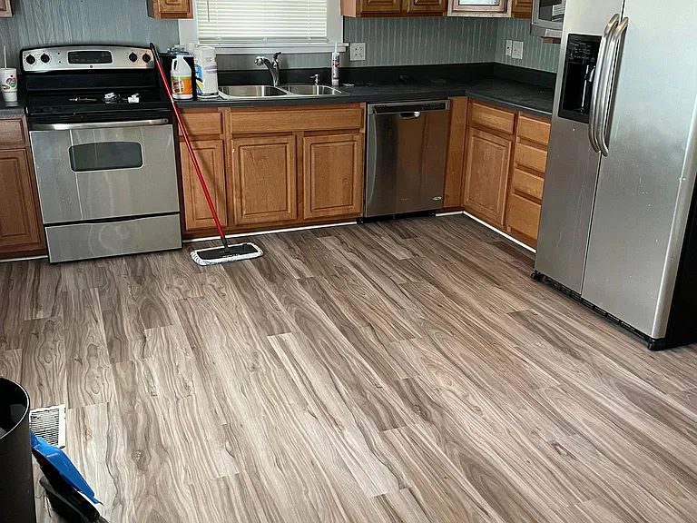 1221 Norton Ave — Photo 5