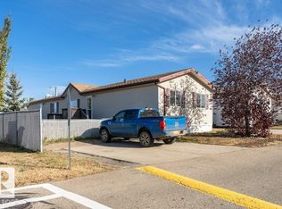 320 Maple Wood Dr NW, Edmonton, AB T6P 0A8