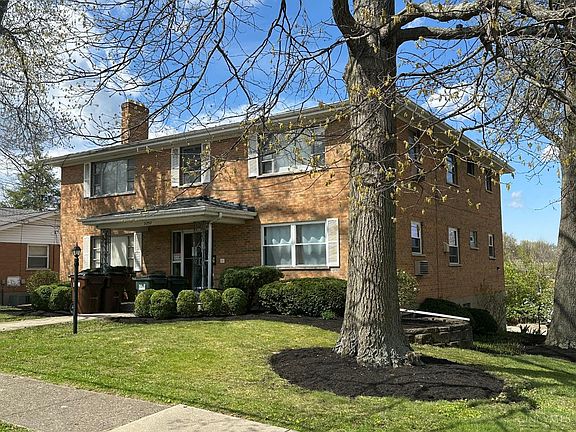 3rd image of 3252 Blueacres Dr