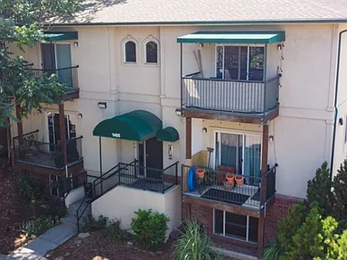 2BR/2BA, 830sf