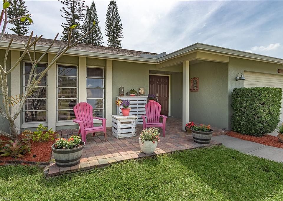 1st image of 1118 SE 21st St