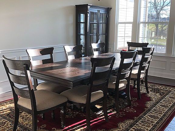 Formal dining room 