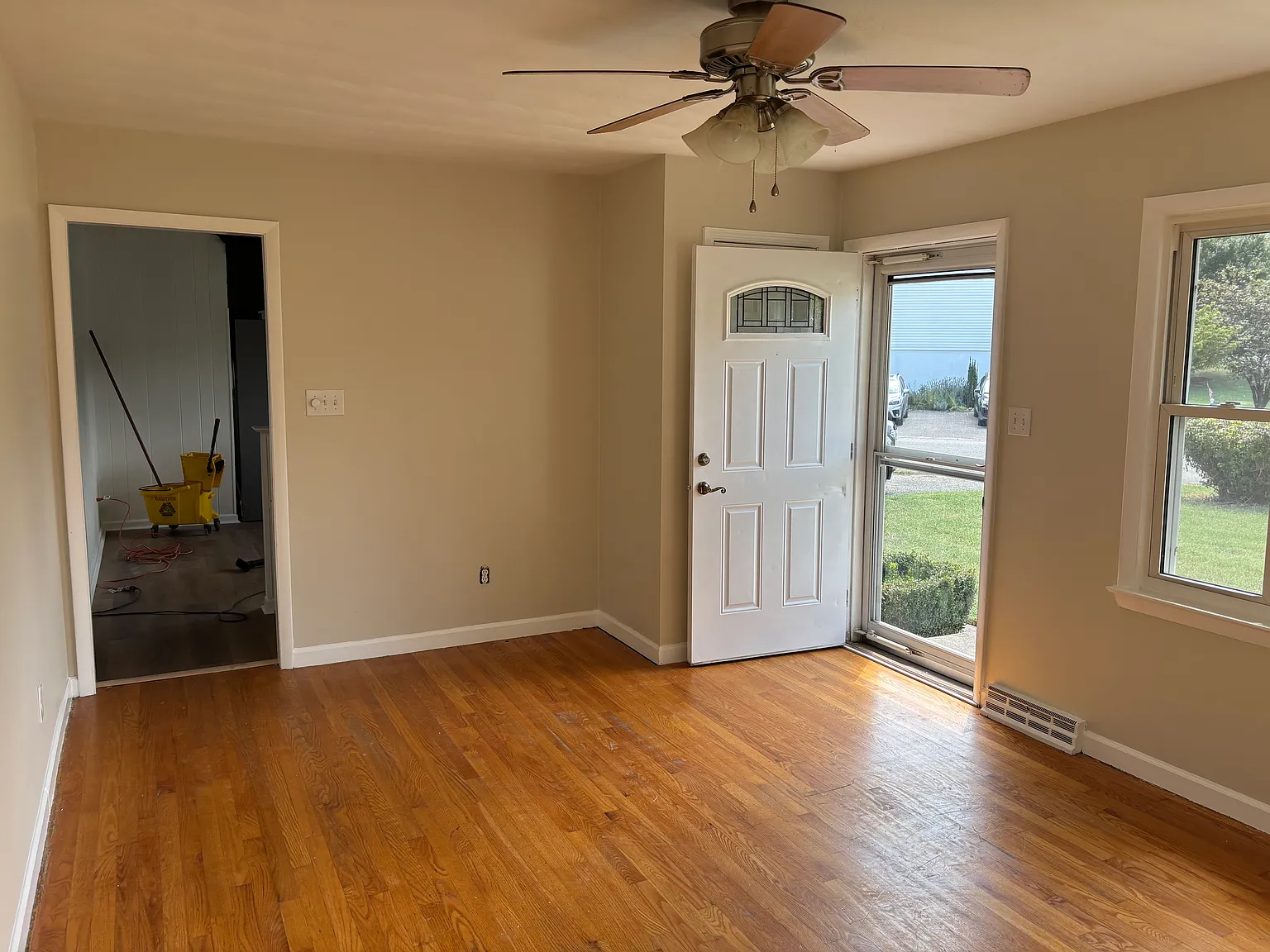 3 bed, 1250 sqft, $1,600 — Photo 4