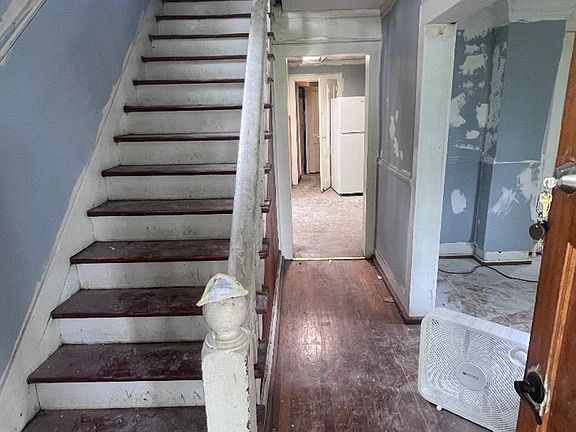2nd image of 1 Bennett Ave