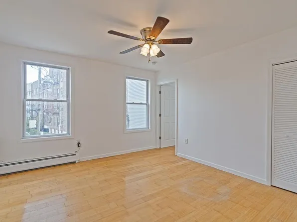 337 Summit Avenue image 14 of 25