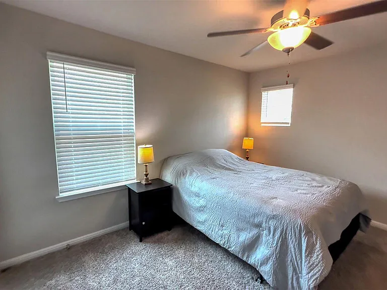 10310 Mager Ln — Photo 23