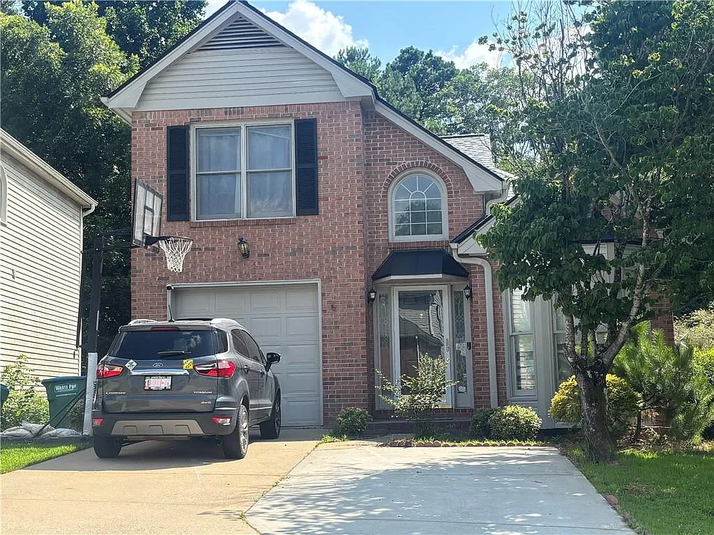 4 bed, 3.0 bath, 2260 sqft, $3,000 — Photo 2
