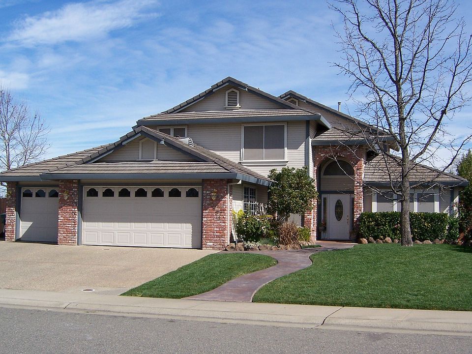 Perfect family home in desirable Rocklin!