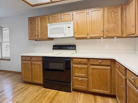5th image of 8563 Redstone St