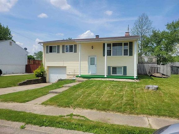 2nd image of 2915 Hillcrest Dr