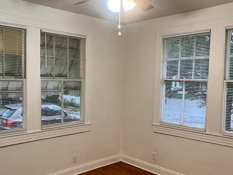 3538 Franklin Ave — Photo 22