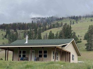 22 N Justice Ln, Curlew, WA 99118