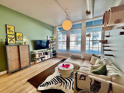 2441 N Broadway Photo 1