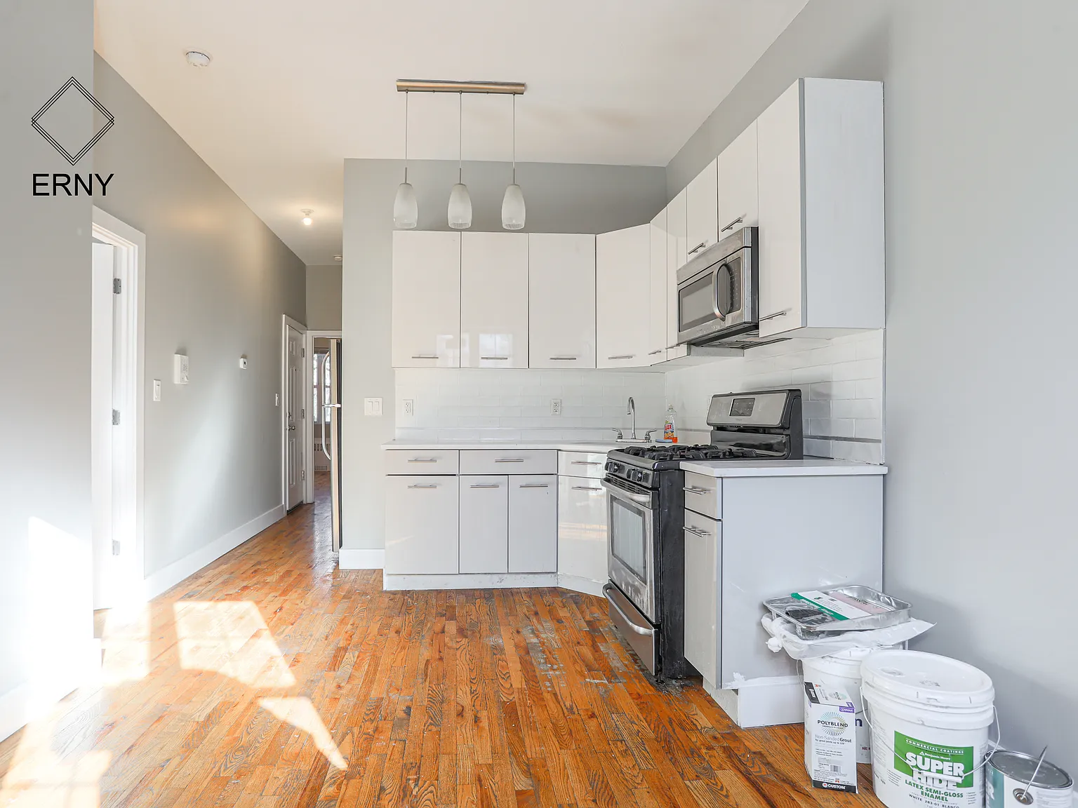 63 Pulaski Street — Photo 1